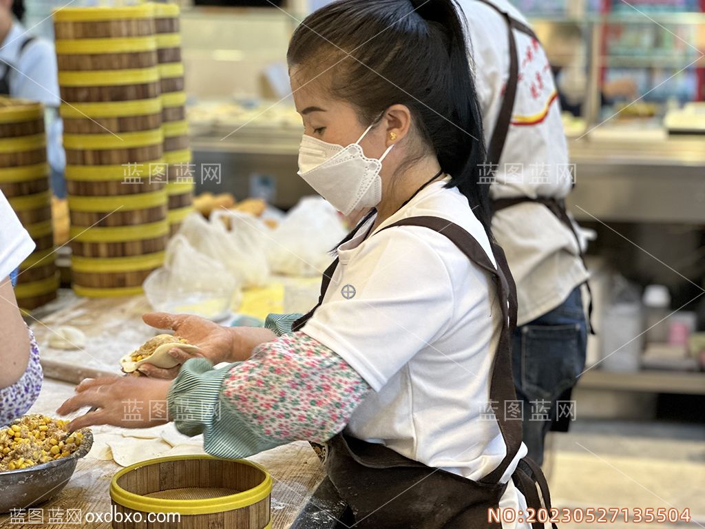 4包包子女人饭店面案女工面点师包子铺女工人摄影素材编号_NO20230527135504.jpg