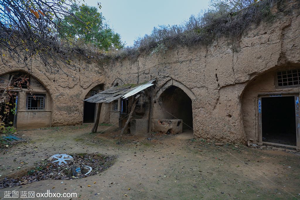 河南省三门峡市地坑院2-sheing.jpg