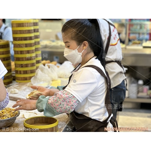 包包子女人饭店面案女工面点师包子铺女工人摄影素材编号_NO20230527135504