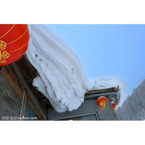 商用中国雪乡红灯笼屋檐厚厚的白雪积雪覆盖商业摄影图片素材