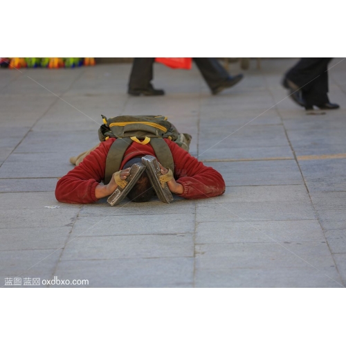 西藏 朝拜 藏族 长磕头 长叩头 民俗 民风 大昭寺 商业 商用 摄影图片素材