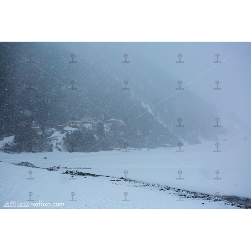 西藏风暴风雪风景摄影